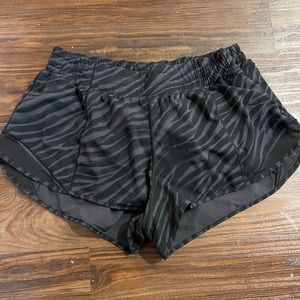 black zebra lululemon hotty hot low rise 2.5